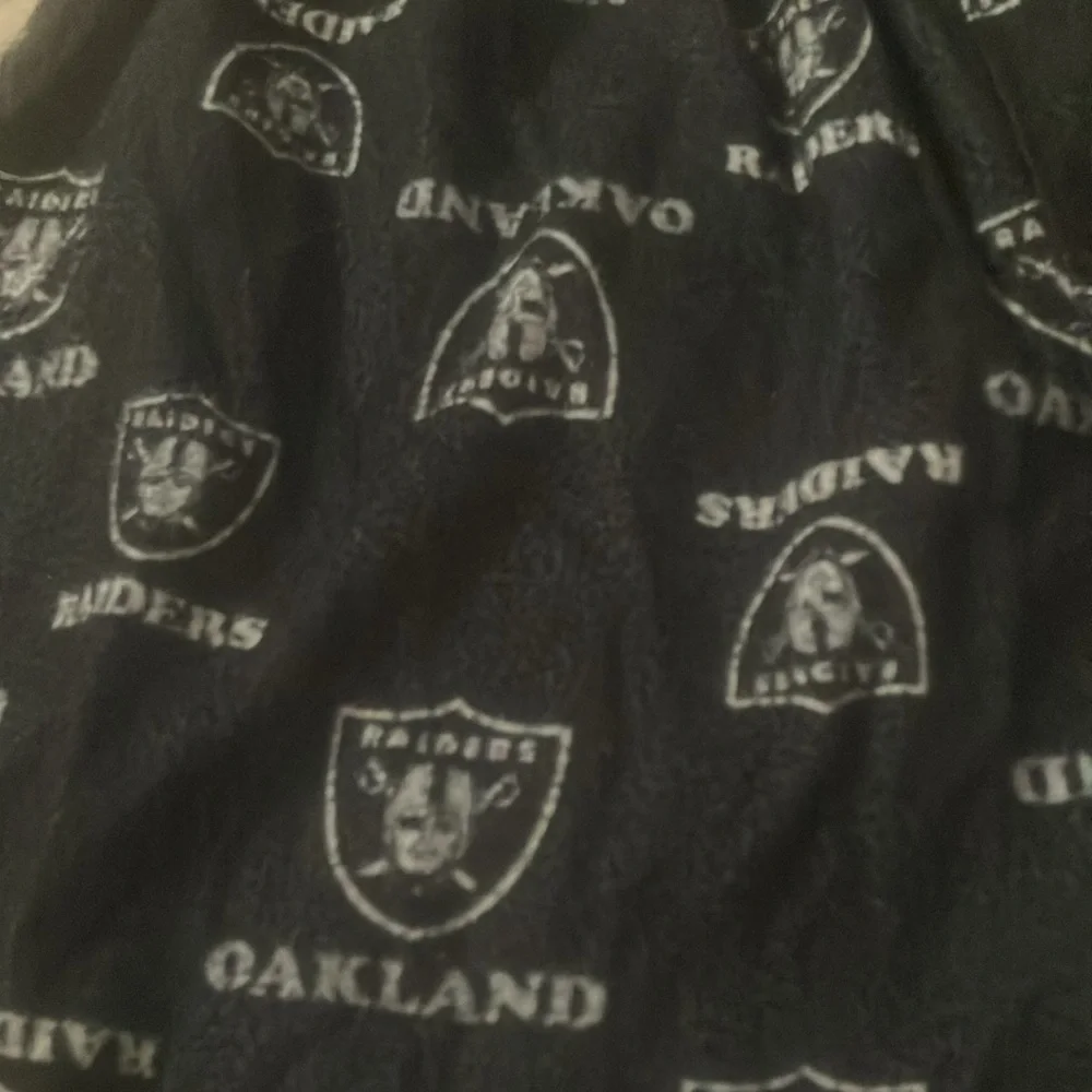FINAL MARKDOWN NFL oakland raiders children’s sleep shorts youth large